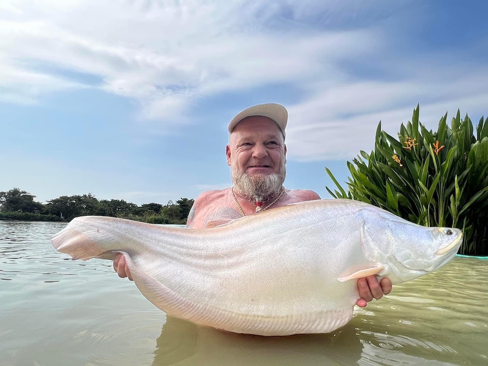 fishing in udon thani mekong feather back