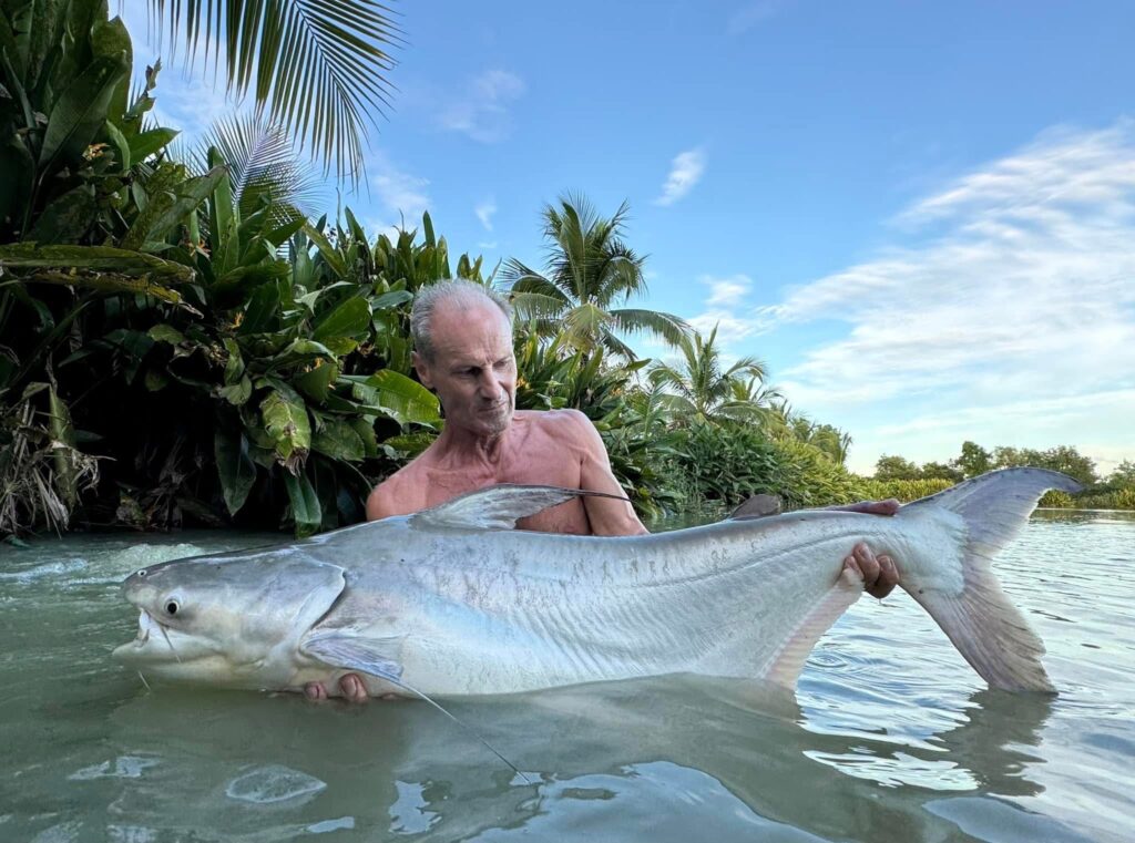 Chao Phraya Catfish Pla Tepa fishing thailand holidays